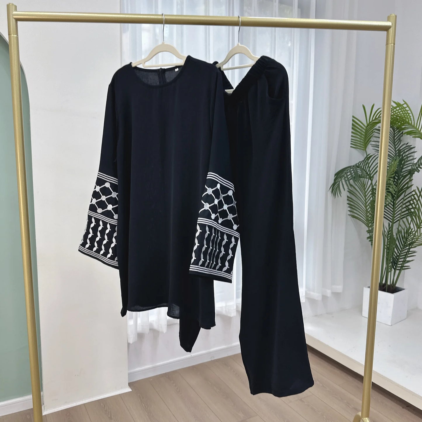 2Piece Abaya Sets Turkey Clothing Dubai Islamic Casual Wear Tracksuit Arabic Fashion Outfits Muslim Women Embroidery Tops Pants